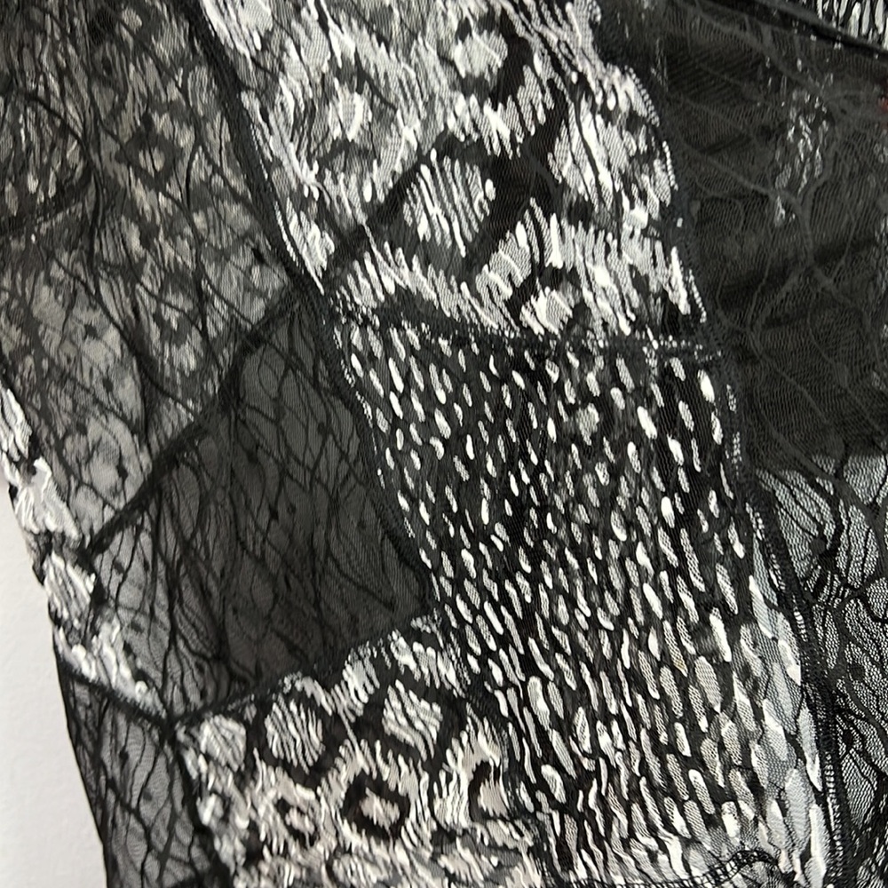 Chico’s Travelers Collection Black & White Sheer Lace 3/4 Sleeve Kimono - Picture 5 of 8